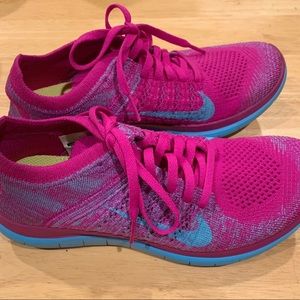 Nike Free Running Shoes (RARE COLOR🤗)